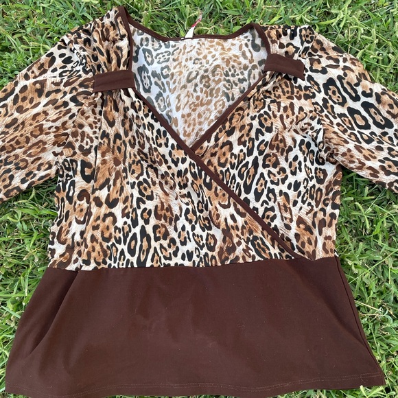 Y2K Tovia leopard print deep vneck top - Picture 10 of 16